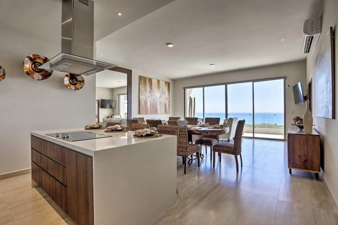 Luxe Cabo Condo With Ocean Views And Amenities! Cabo San Lucas Appartement