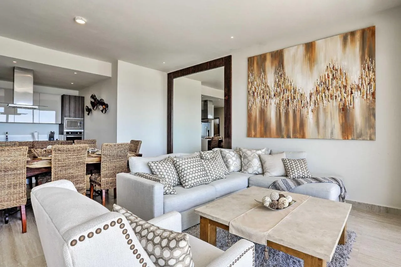 Luxe Cabo Condo With Ocean Views And Amenities! Cabo San Lucas Appartement